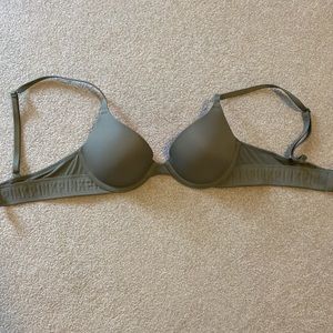 PINK Victoria’s Secret t shirt bra 34A